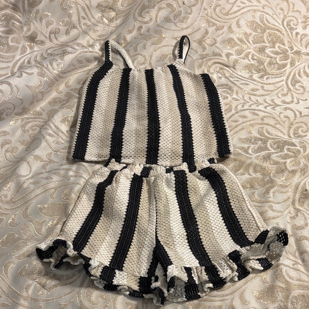 Old Navy Black and White Striped Kids Shorts Set NEVER WORN
